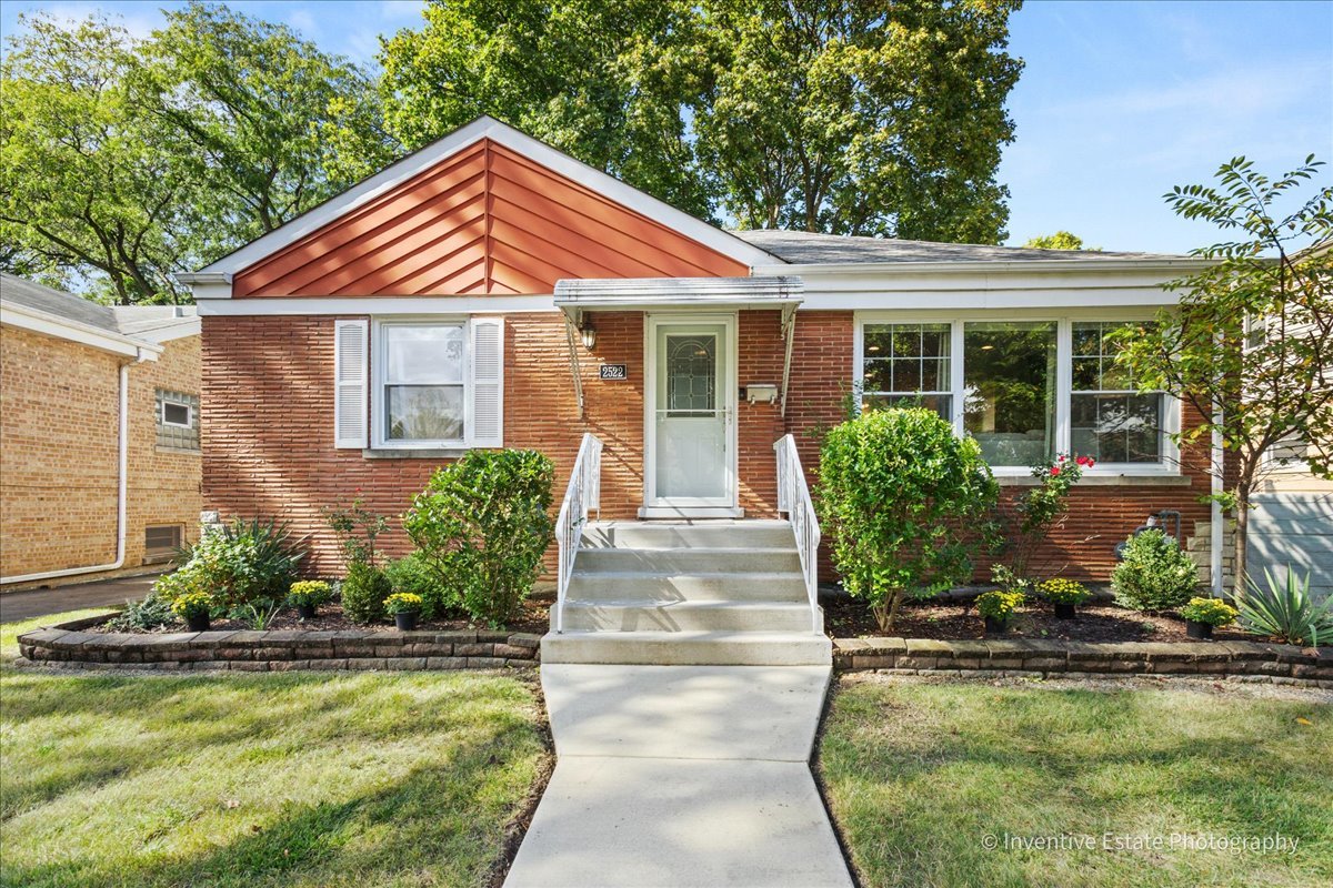 2522 S 6th Avenue, North Riverside, IL 60546