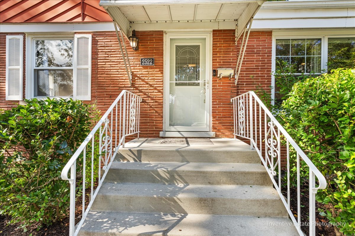 2522 S 6th Avenue, North Riverside, IL 60546