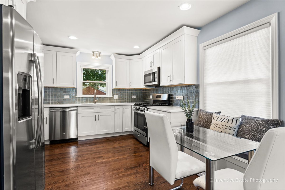 2522 S 6th Avenue, North Riverside, IL 60546
