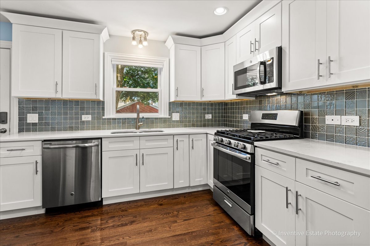 2522 S 6th Avenue, North Riverside, IL 60546