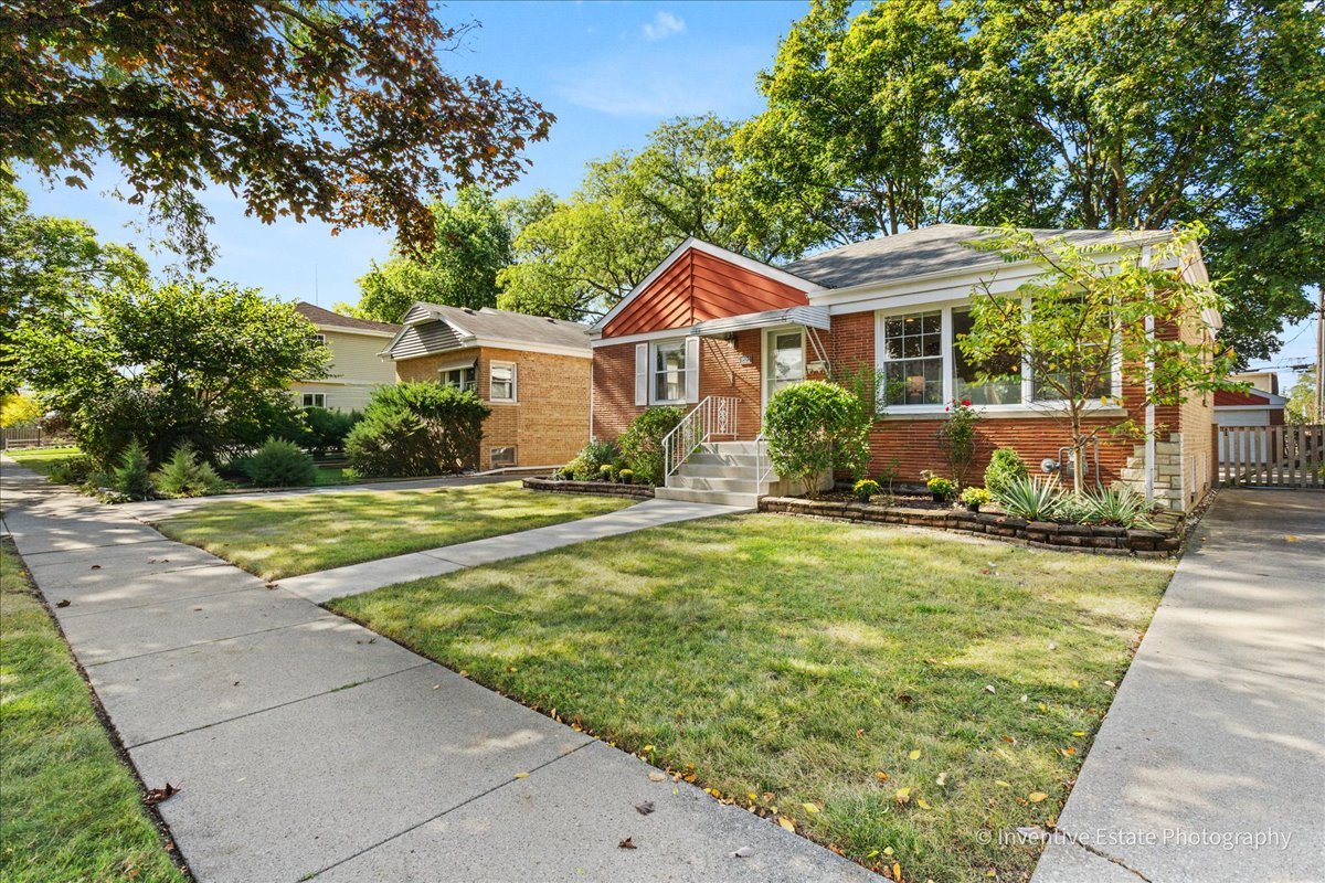 2522 S 6th Avenue, North Riverside, IL 60546