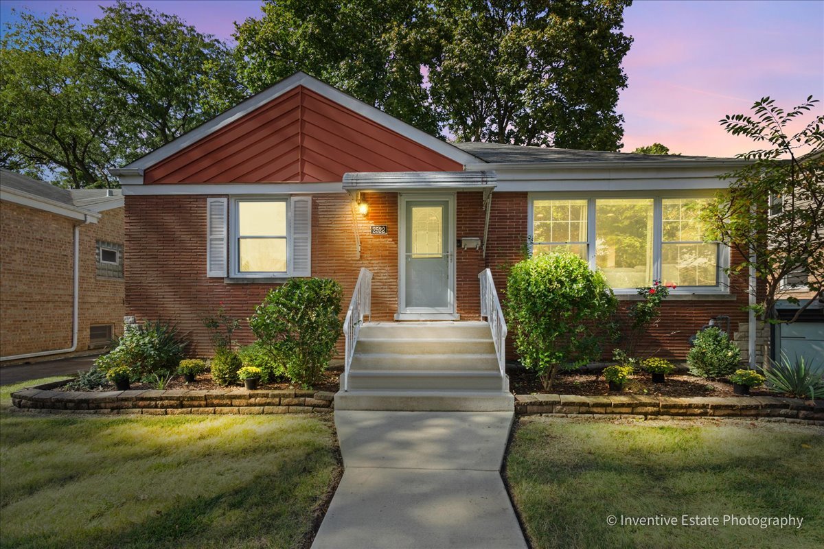 2522 S 6th Avenue, North Riverside, IL 60546