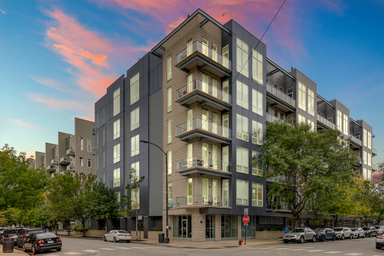 1100 W Adams Street #1, Chicago, IL 60607