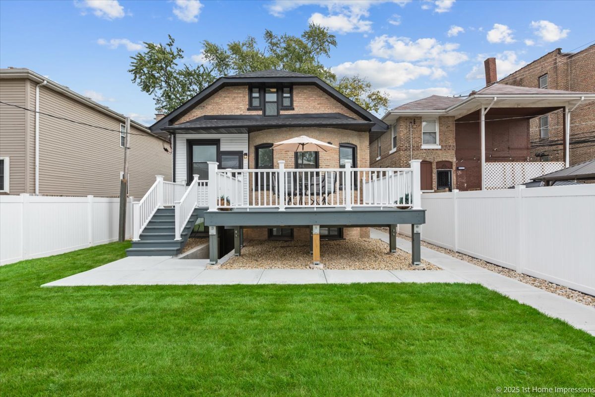 7440 S Oglesby Avenue, Chicago, IL 60649