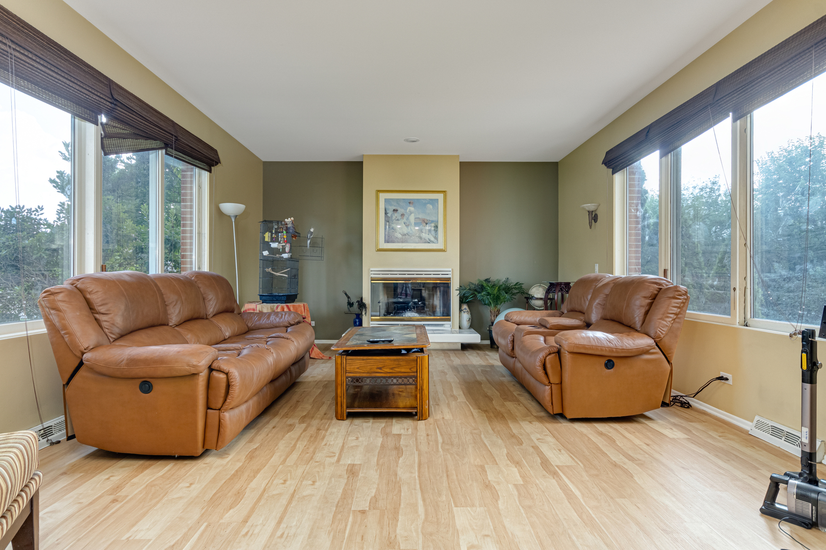 8428 Creekside Lane, Darien, IL 60561