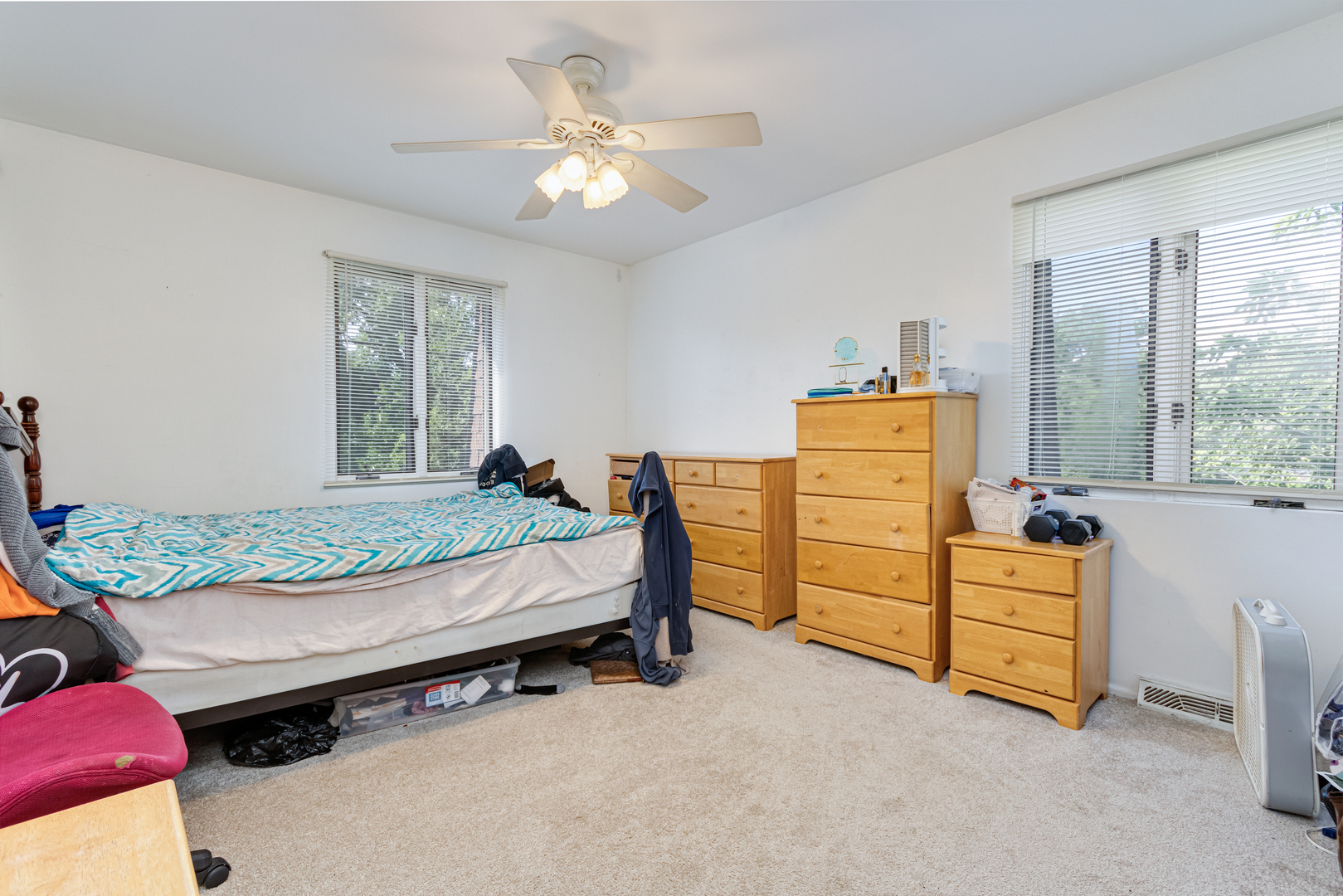 8428 Creekside Lane, Darien, IL 60561