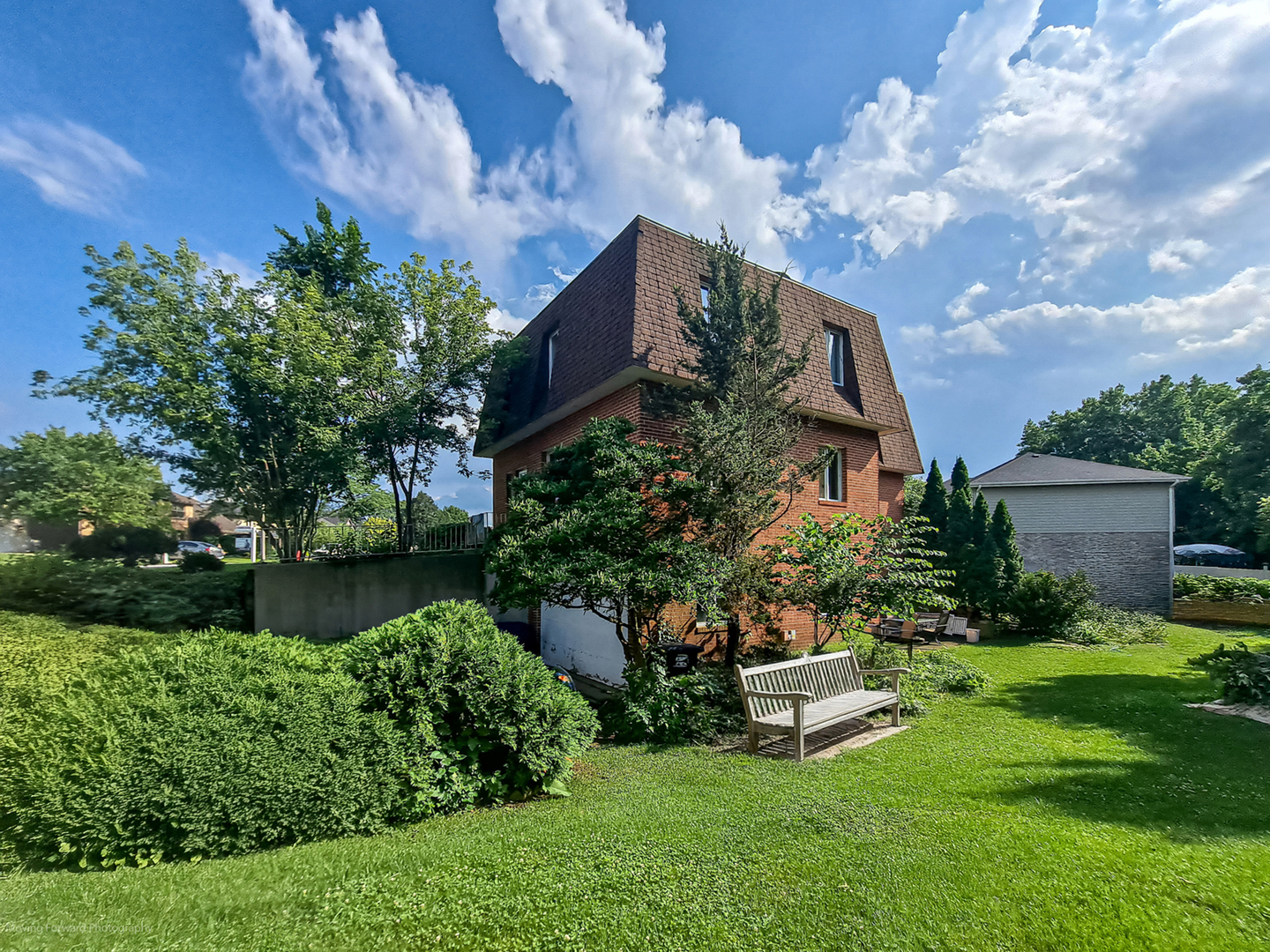 8428 Creekside Lane, Darien, IL 60561