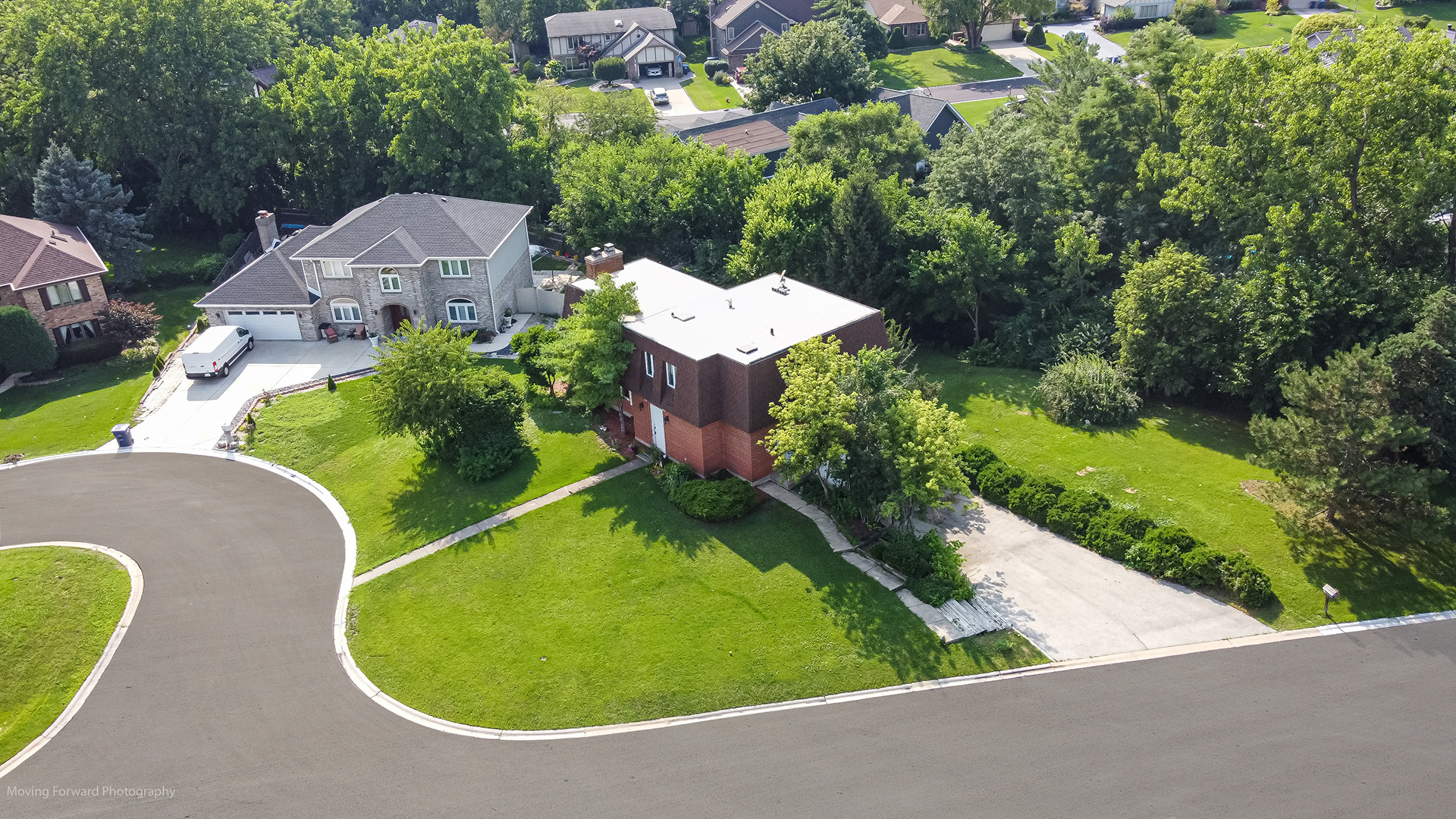 8428 Creekside Lane, Darien, IL 60561