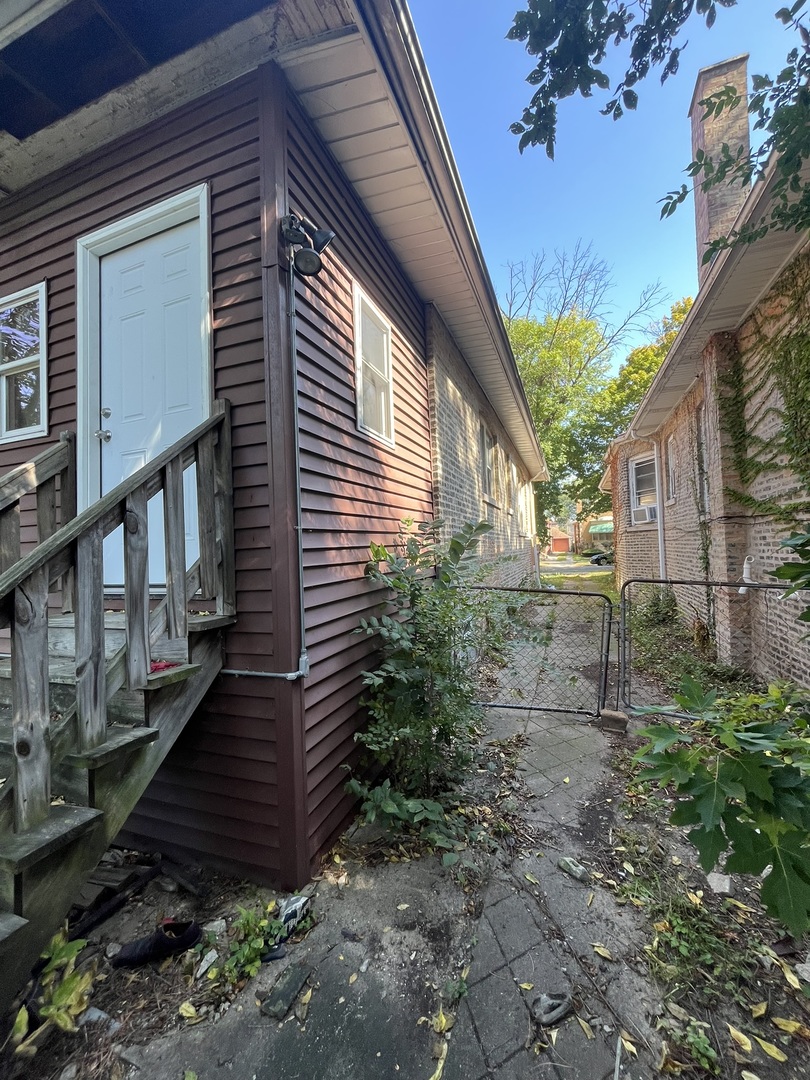 8150 S Oglesby Avenue, Chicago, IL 60617