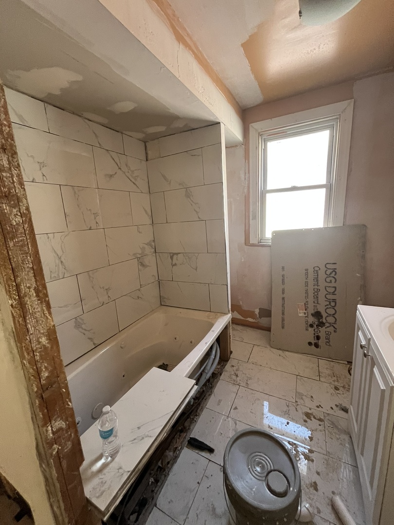 8150 S Oglesby Avenue, Chicago, IL 60617