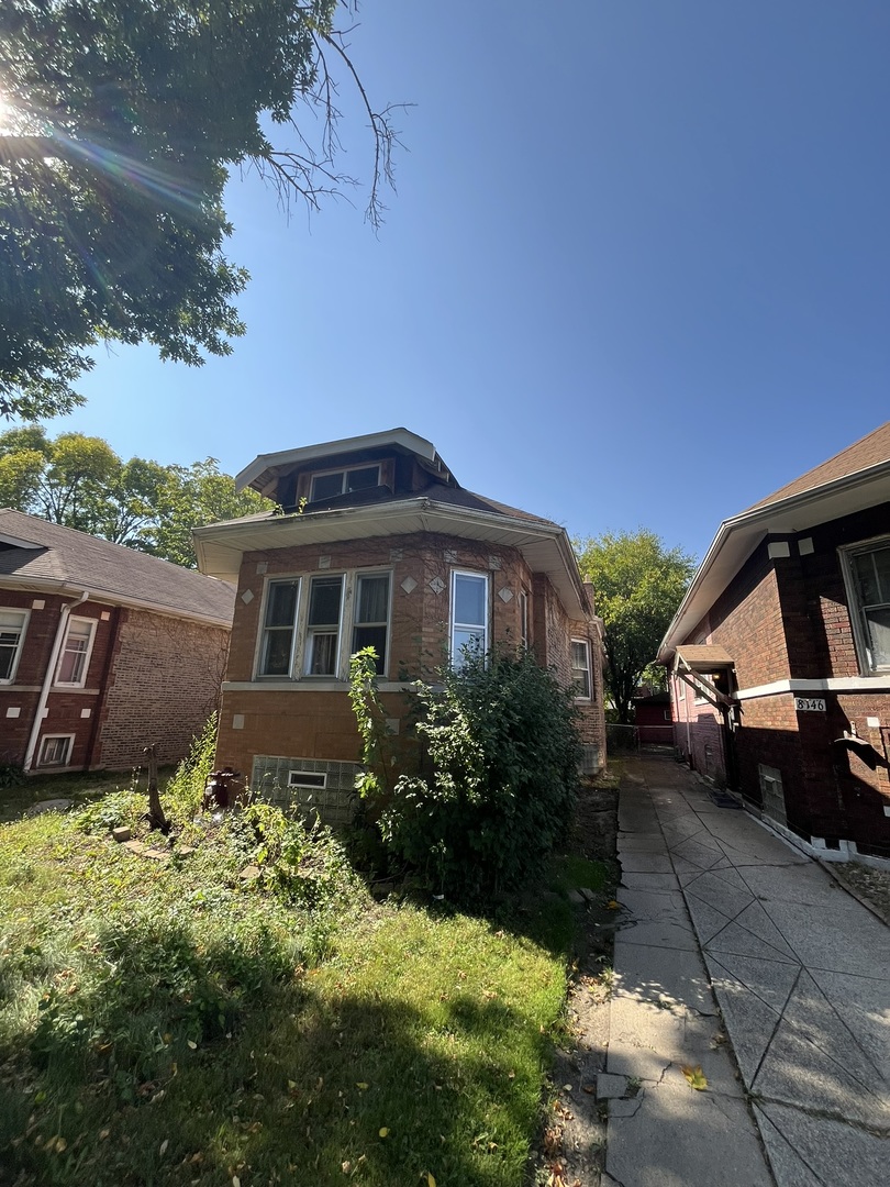8150 S Oglesby Avenue, Chicago, IL 60617