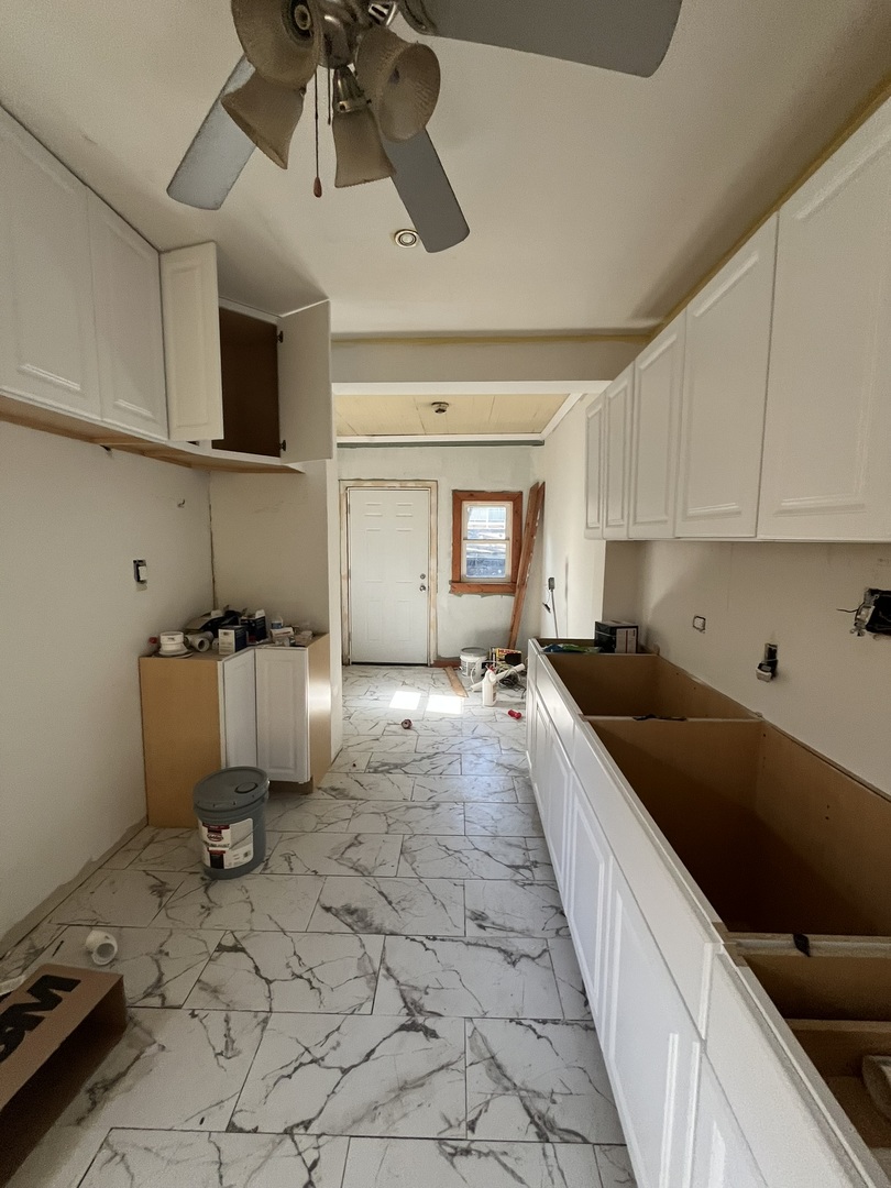 8150 S Oglesby Avenue, Chicago, IL 60617
