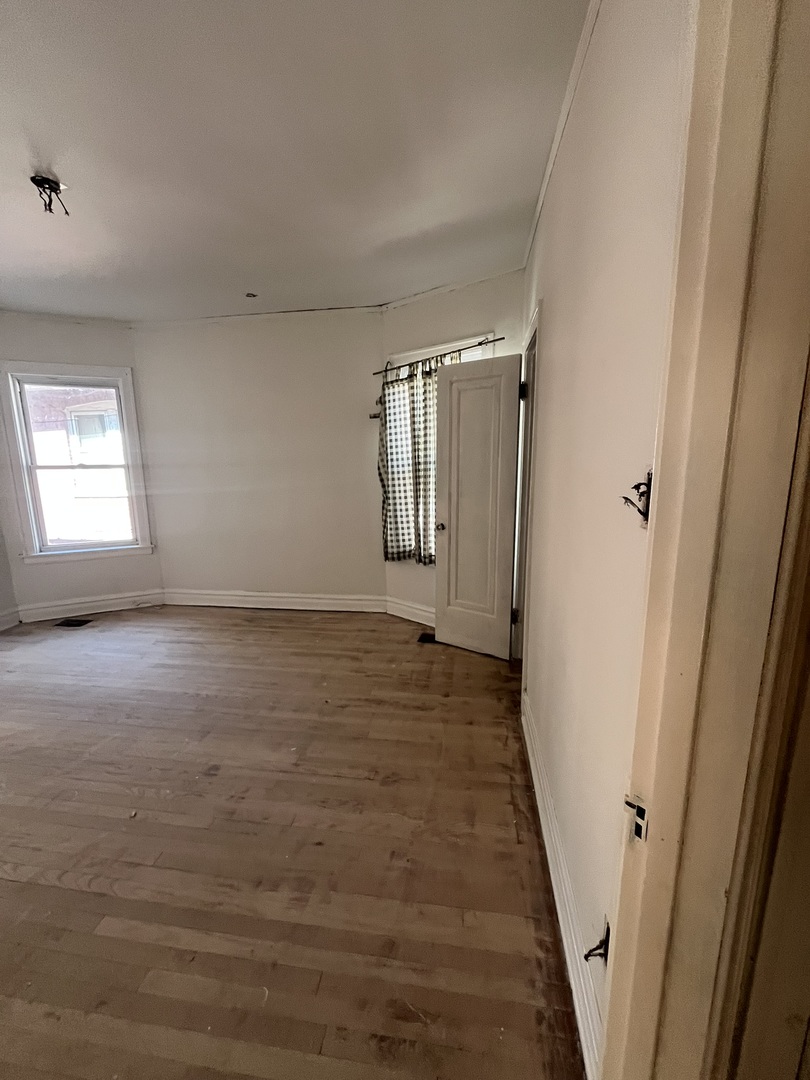 8150 S Oglesby Avenue, Chicago, IL 60617