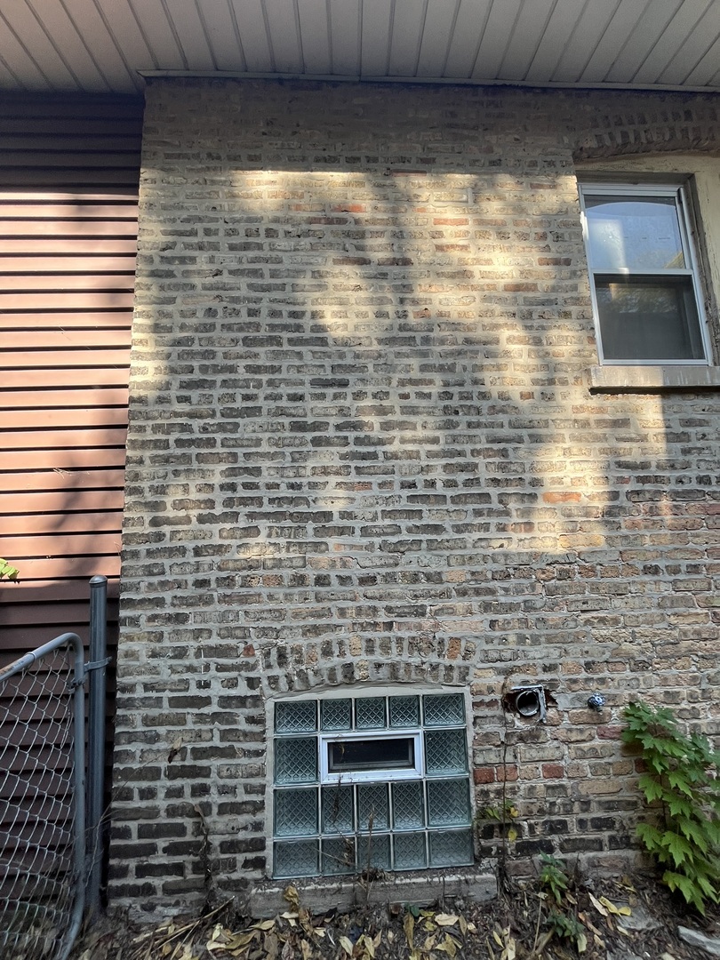 8150 S Oglesby Avenue, Chicago, IL 60617