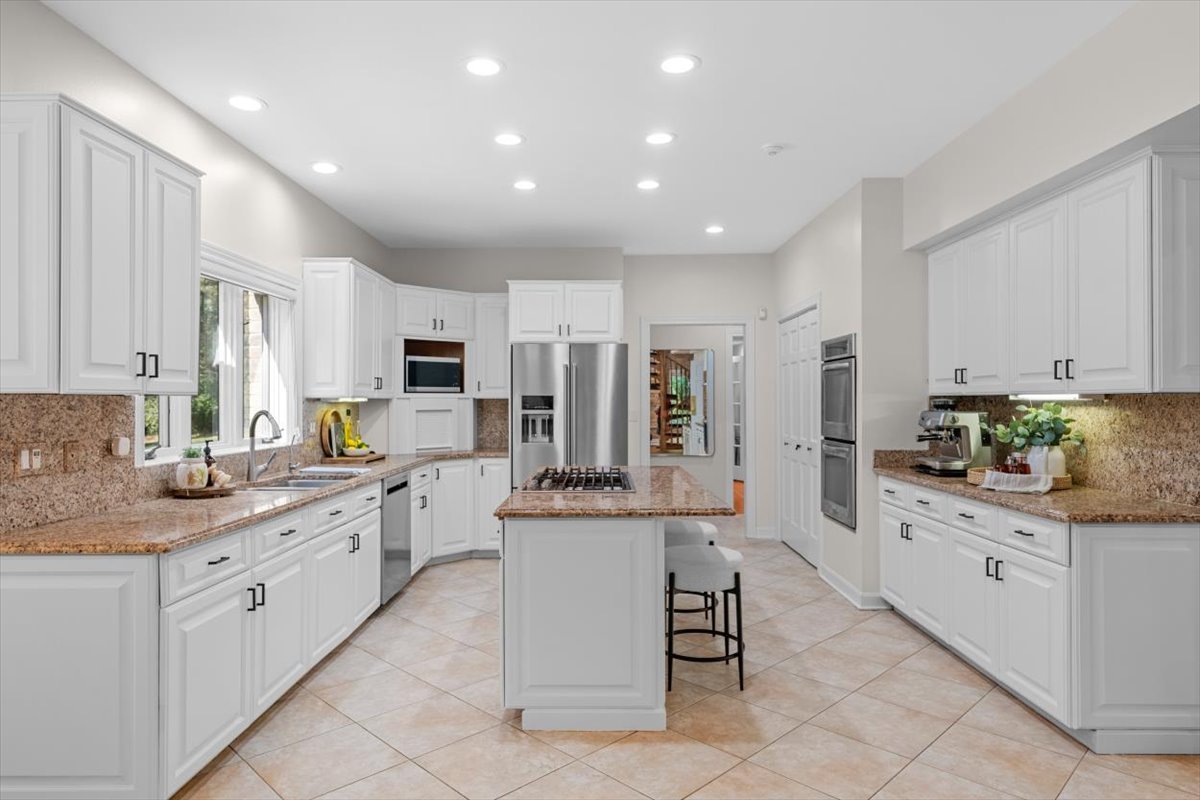 5825 Blue Heron Drive, Long Grove, IL 60047