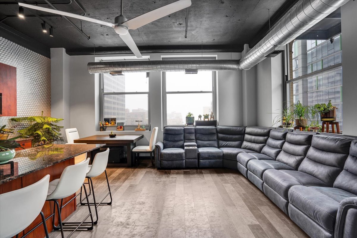 565 W Quincy Street #711, Chicago, IL 60661