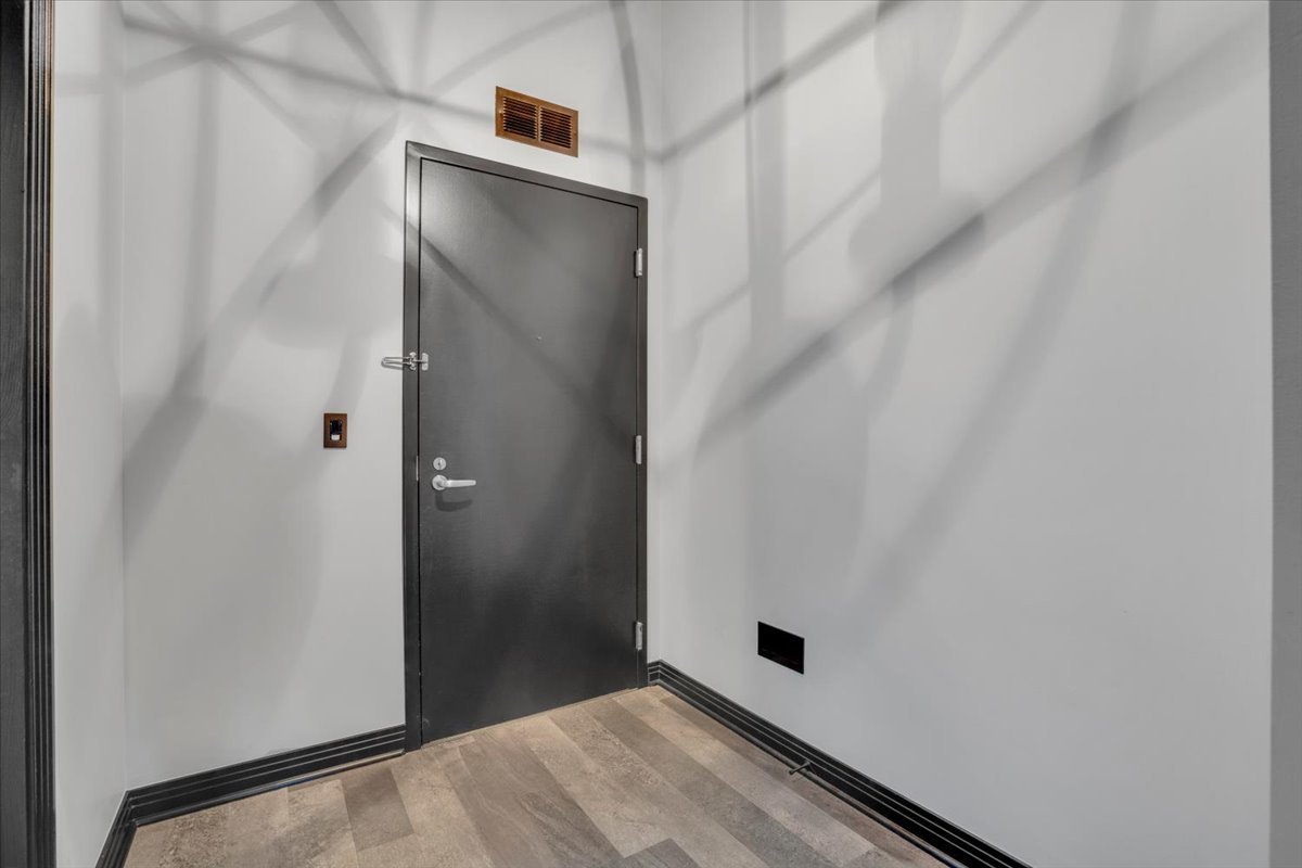 565 W Quincy Street #711, Chicago, IL 60661