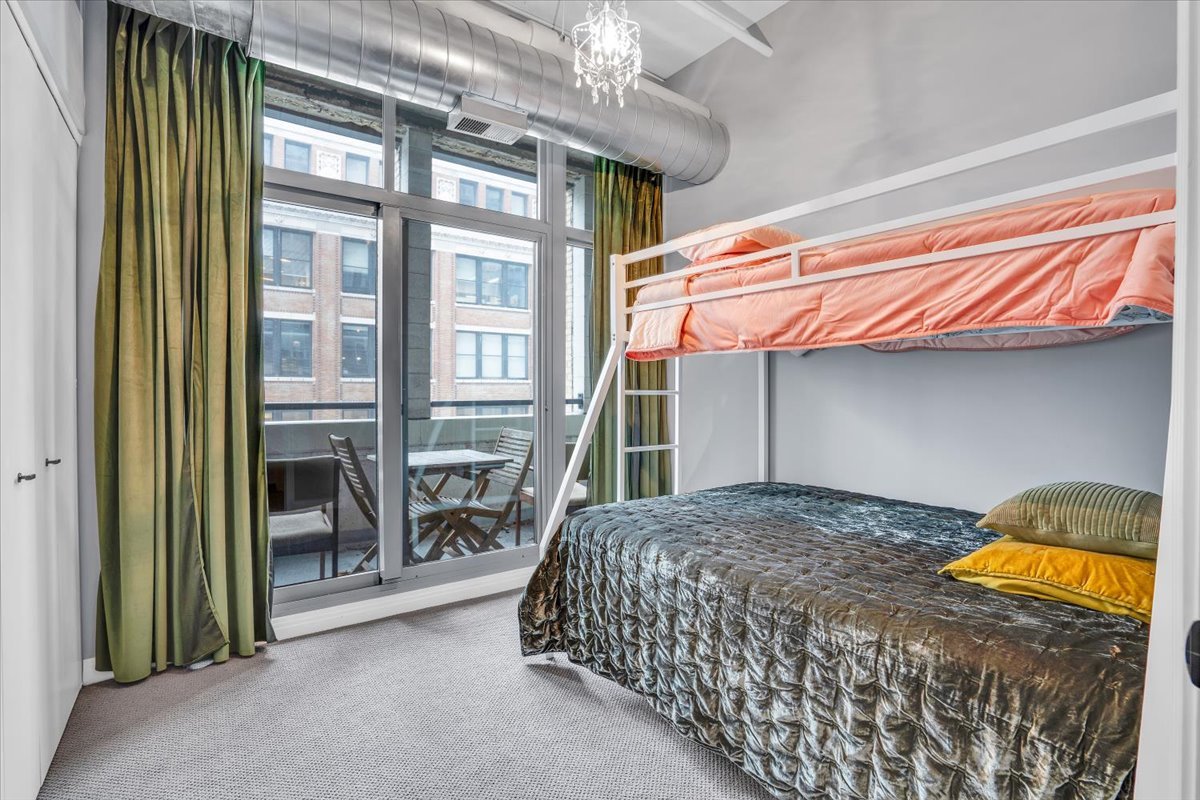 565 W Quincy Street #711, Chicago, IL 60661
