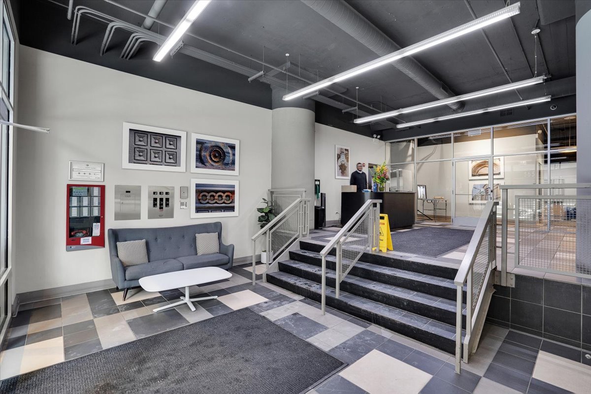 565 W Quincy Street #711, Chicago, IL 60661