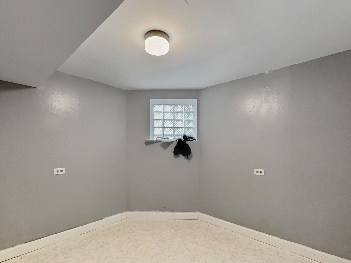 5943 S Indiana Avenue, Chicago, IL 60637