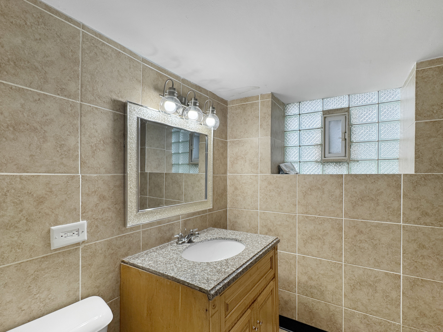 5943 S Indiana Avenue, Chicago, IL 60637