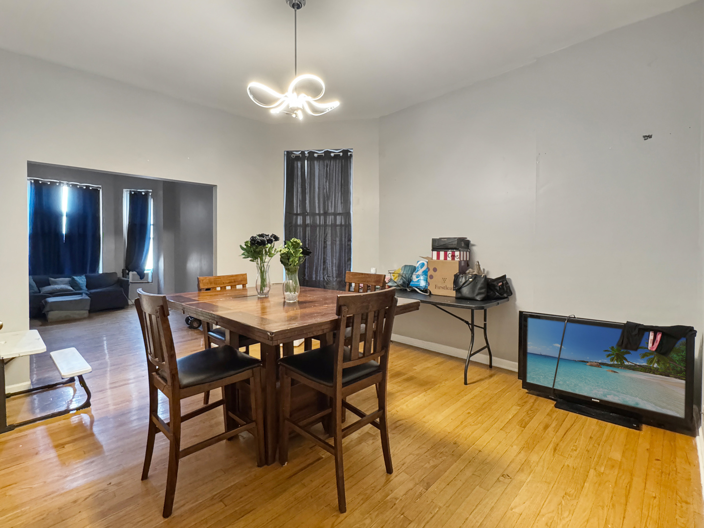 5943 S Indiana Avenue, Chicago, IL 60637