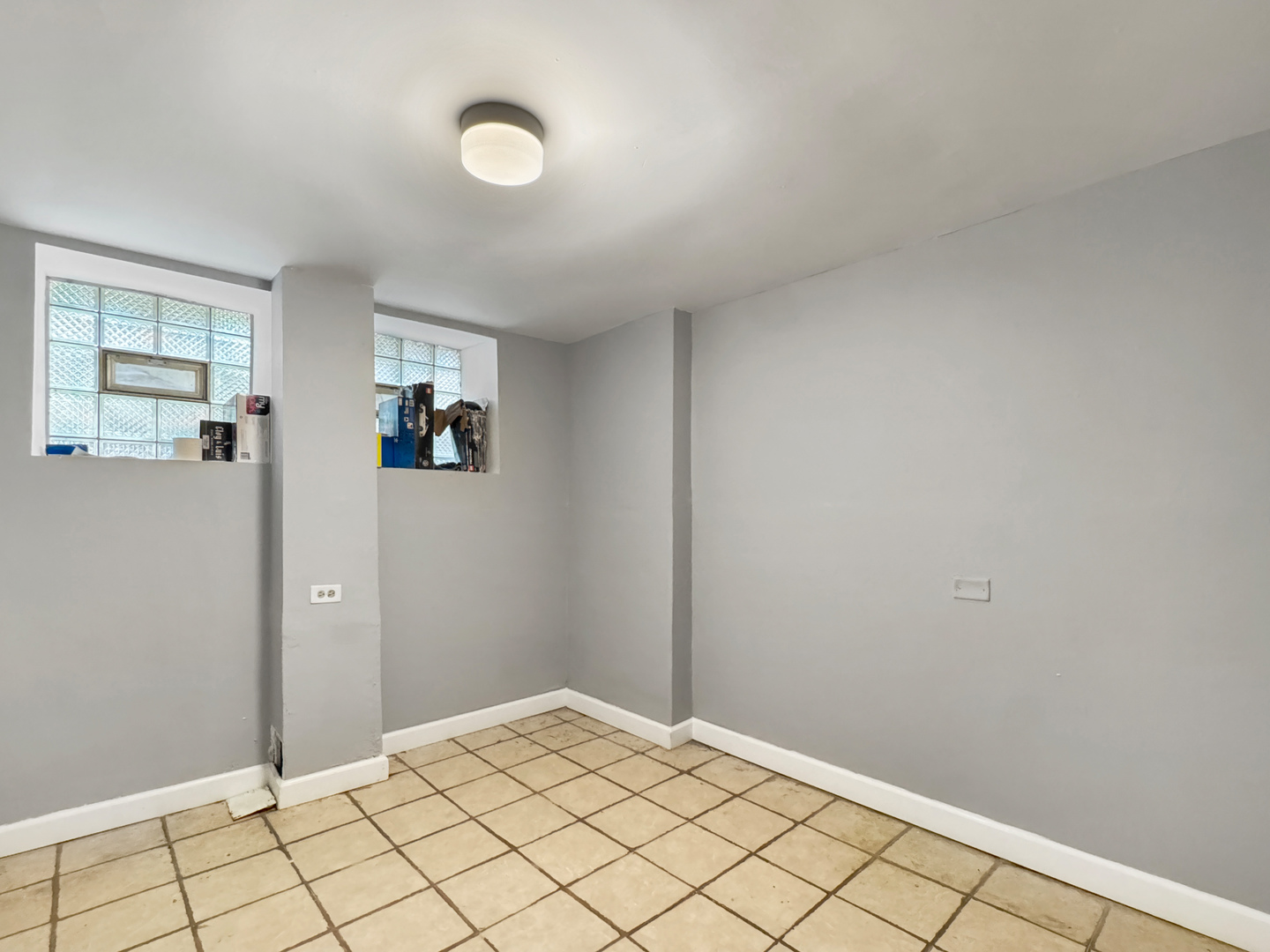 5943 S Indiana Avenue, Chicago, IL 60637