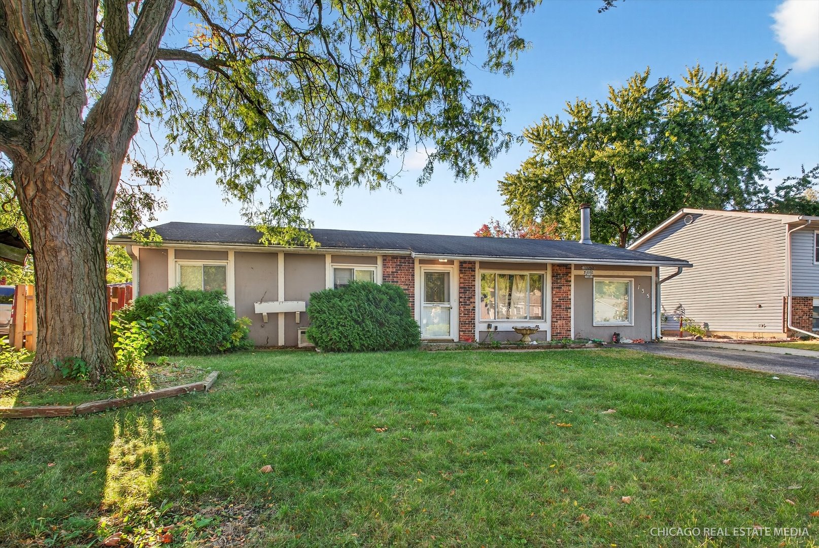 135 Springleaf Drive, Bolingbrook, IL 60440