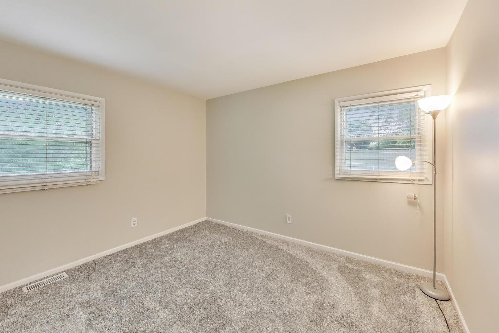 3207 Sunrise View Street, McHenry, IL 60050