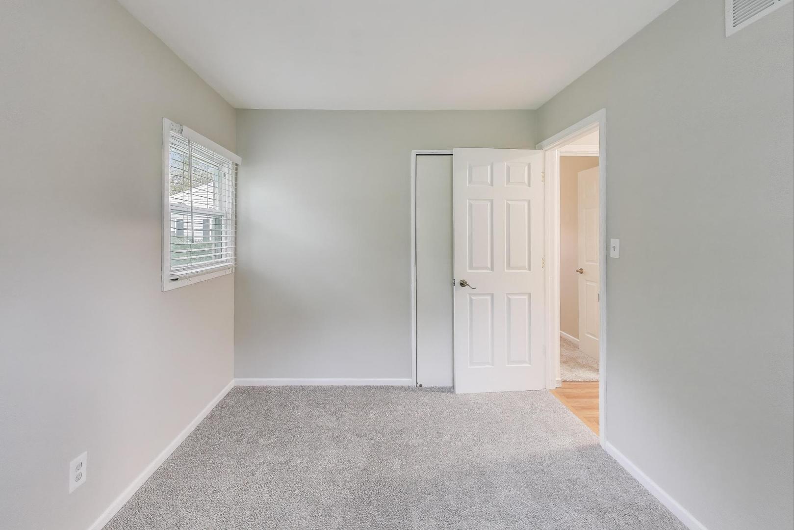 3207 Sunrise View Street, McHenry, IL 60050