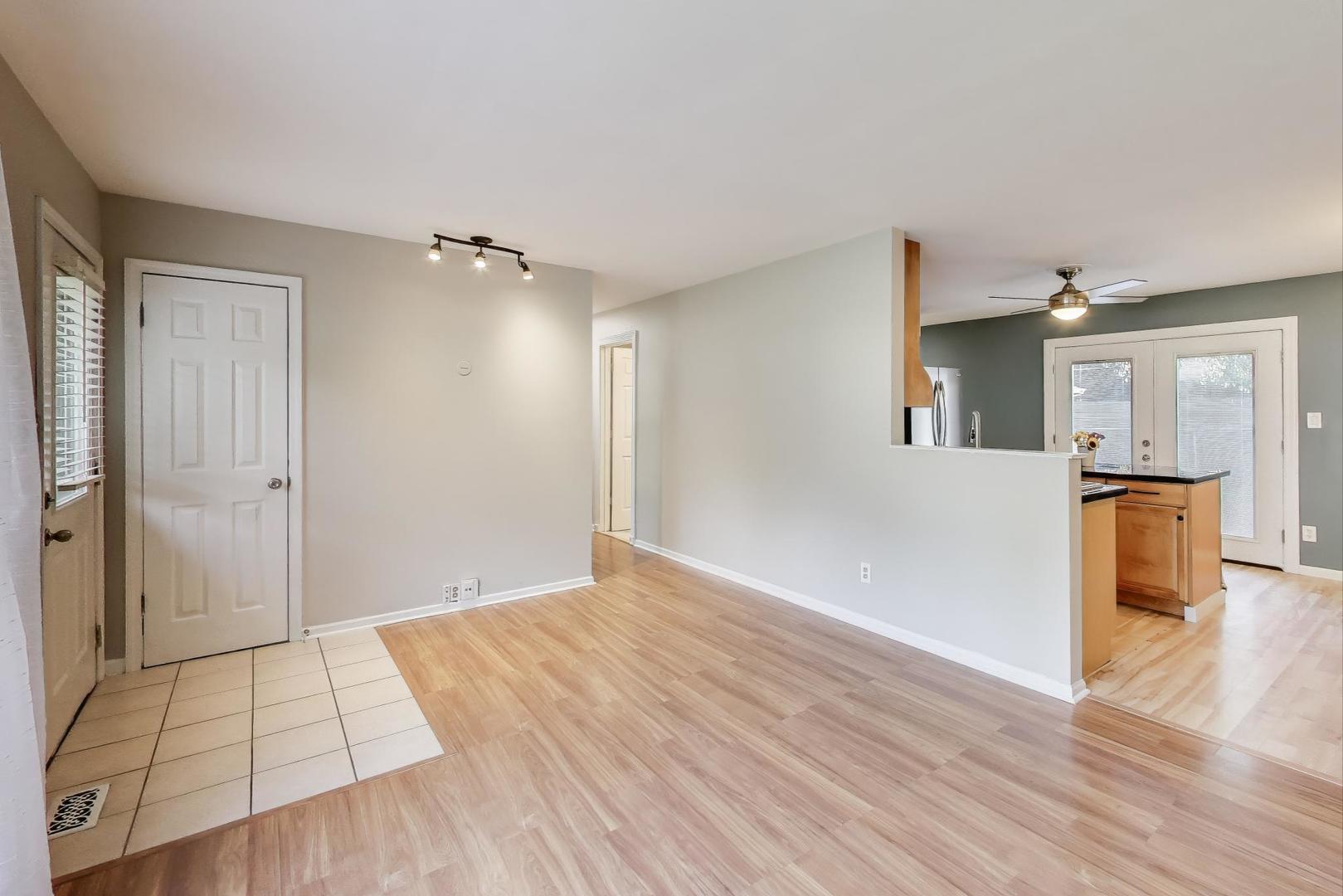 3207 Sunrise View Street, McHenry, IL 60050