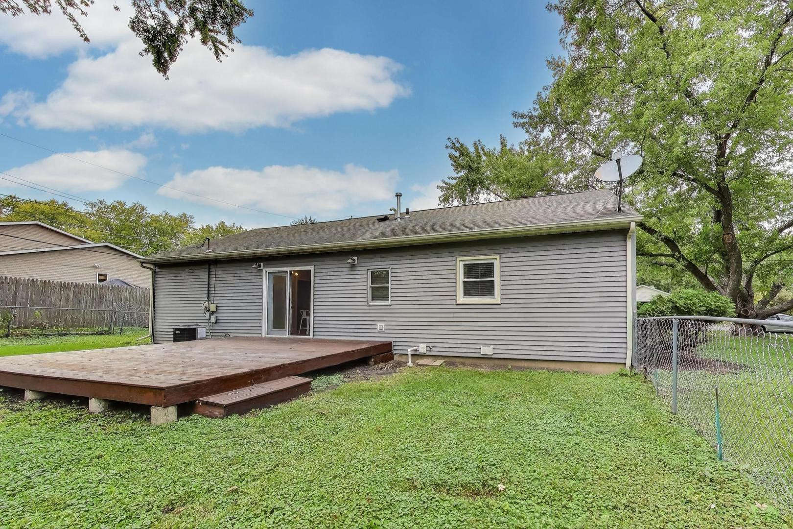 3207 Sunrise View Street, McHenry, IL 60050