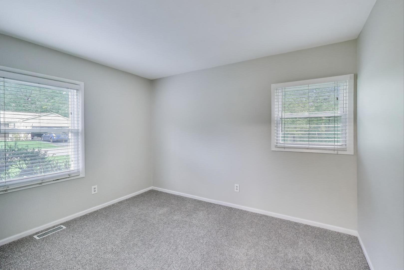 3207 Sunrise View Street, McHenry, IL 60050