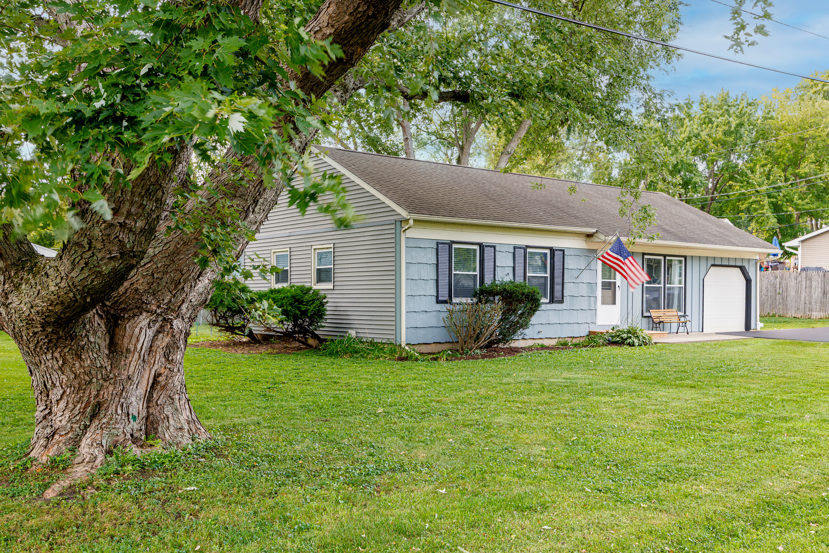 3207 Sunrise View Street, McHenry, IL 60050