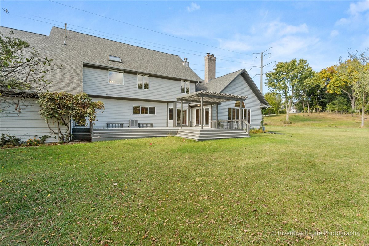 10S641 S Garfield Avenue, Burr Ridge, IL 60527