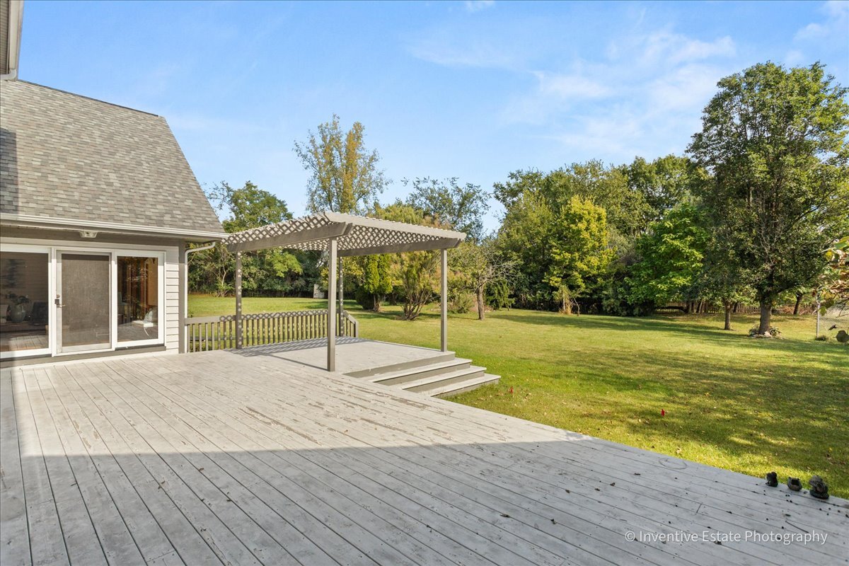 10S641 S Garfield Avenue, Burr Ridge, IL 60527