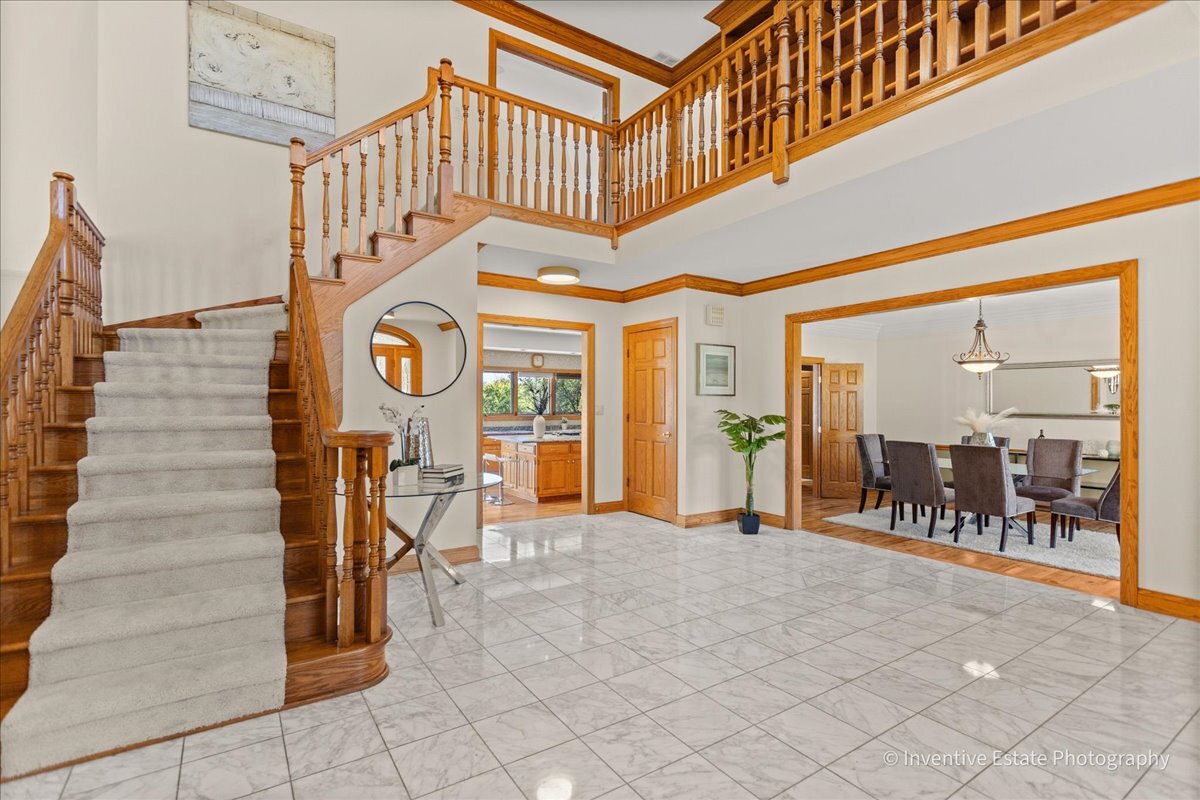 10S641 S Garfield Avenue, Burr Ridge, IL 60527