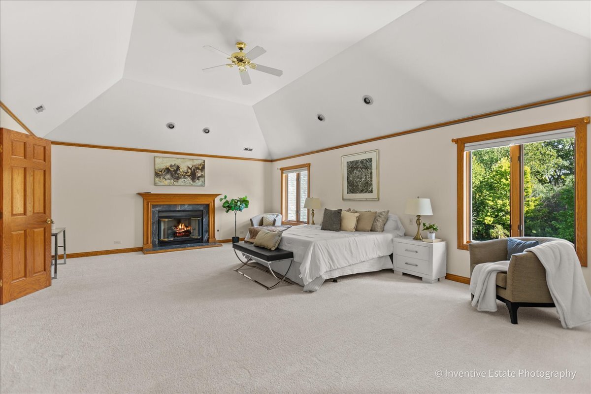 10S641 S Garfield Avenue, Burr Ridge, IL 60527
