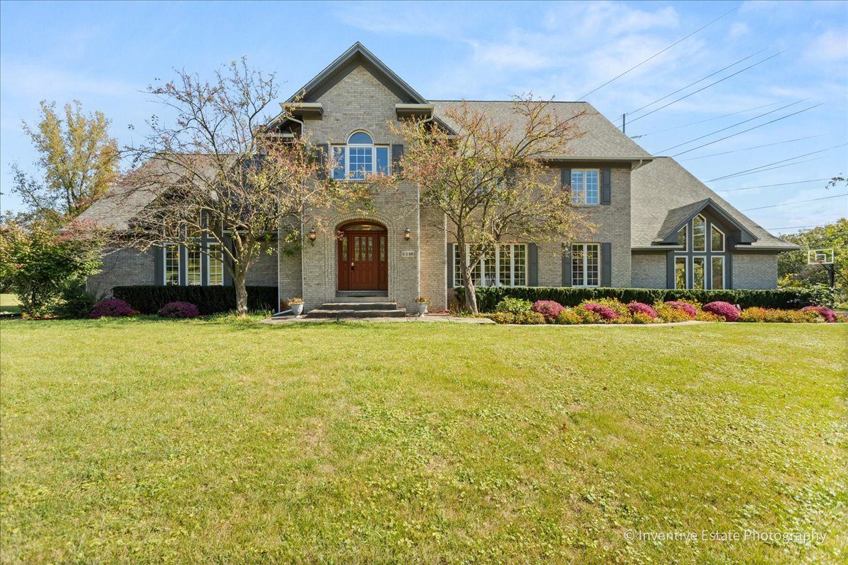 10S641 S Garfield Avenue, Burr Ridge, IL 60527