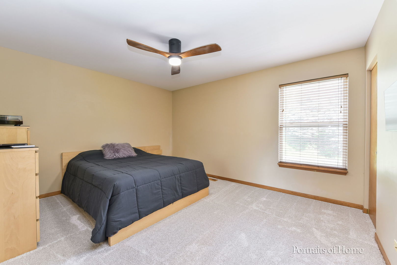 2420 Glenford Drive, Aurora, IL 60502
