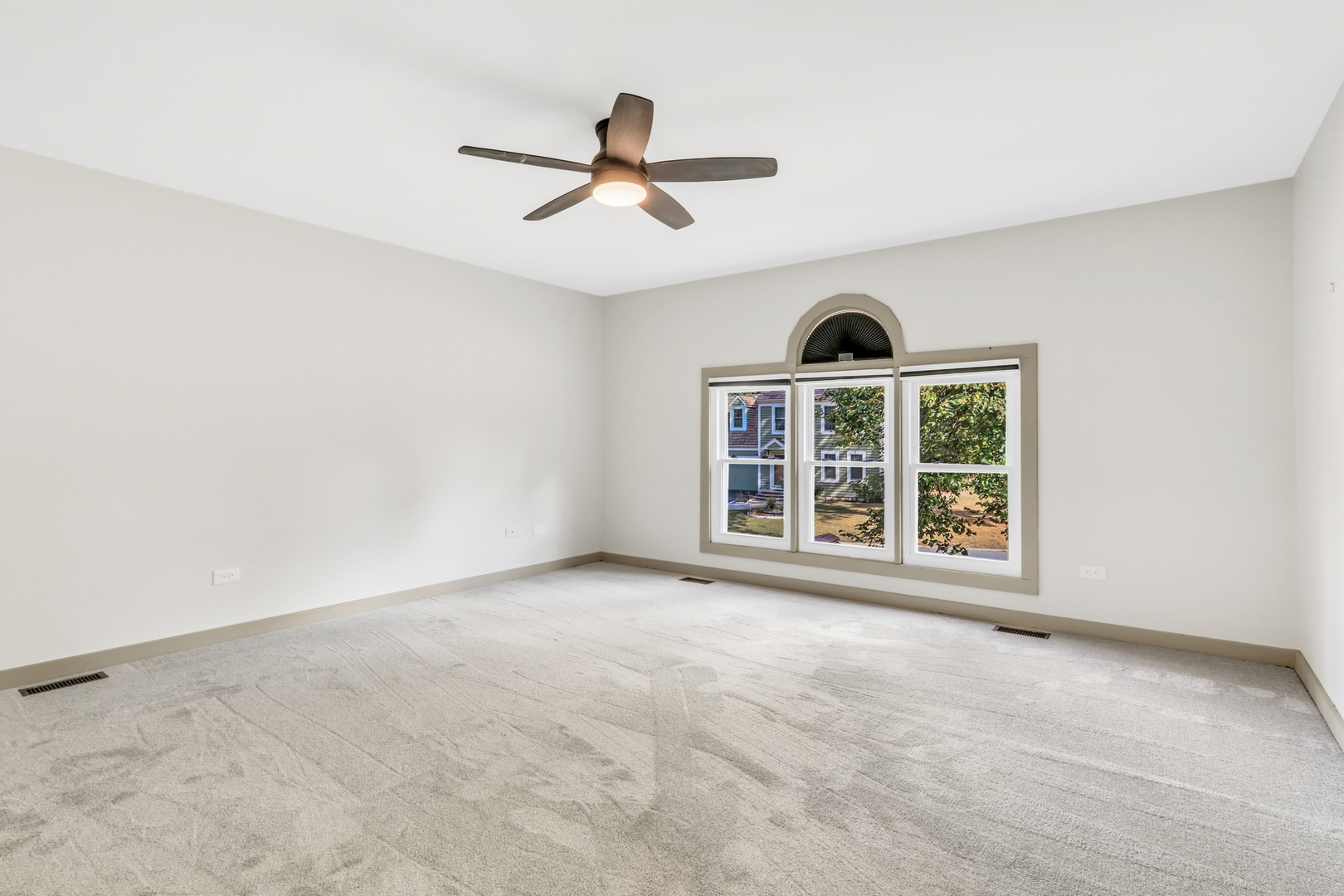 334 Concord Square, Gurnee, IL 60031
