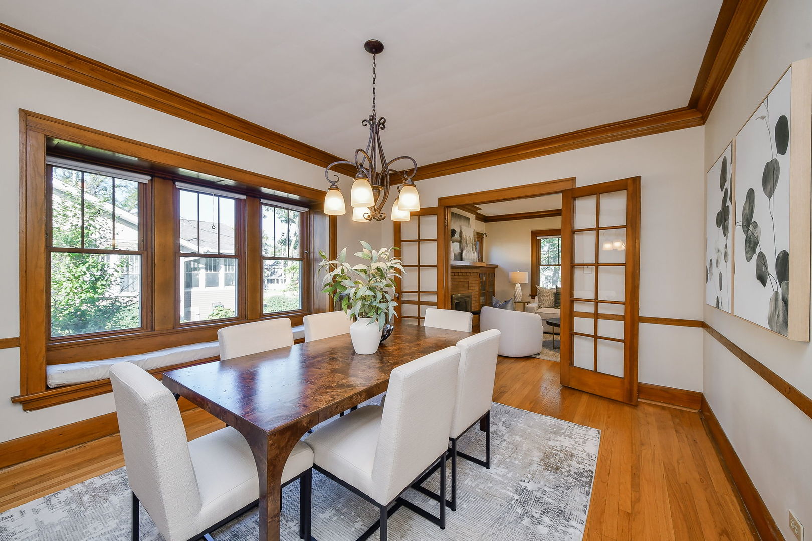 414 E Indiana Street, Wheaton, IL 60187