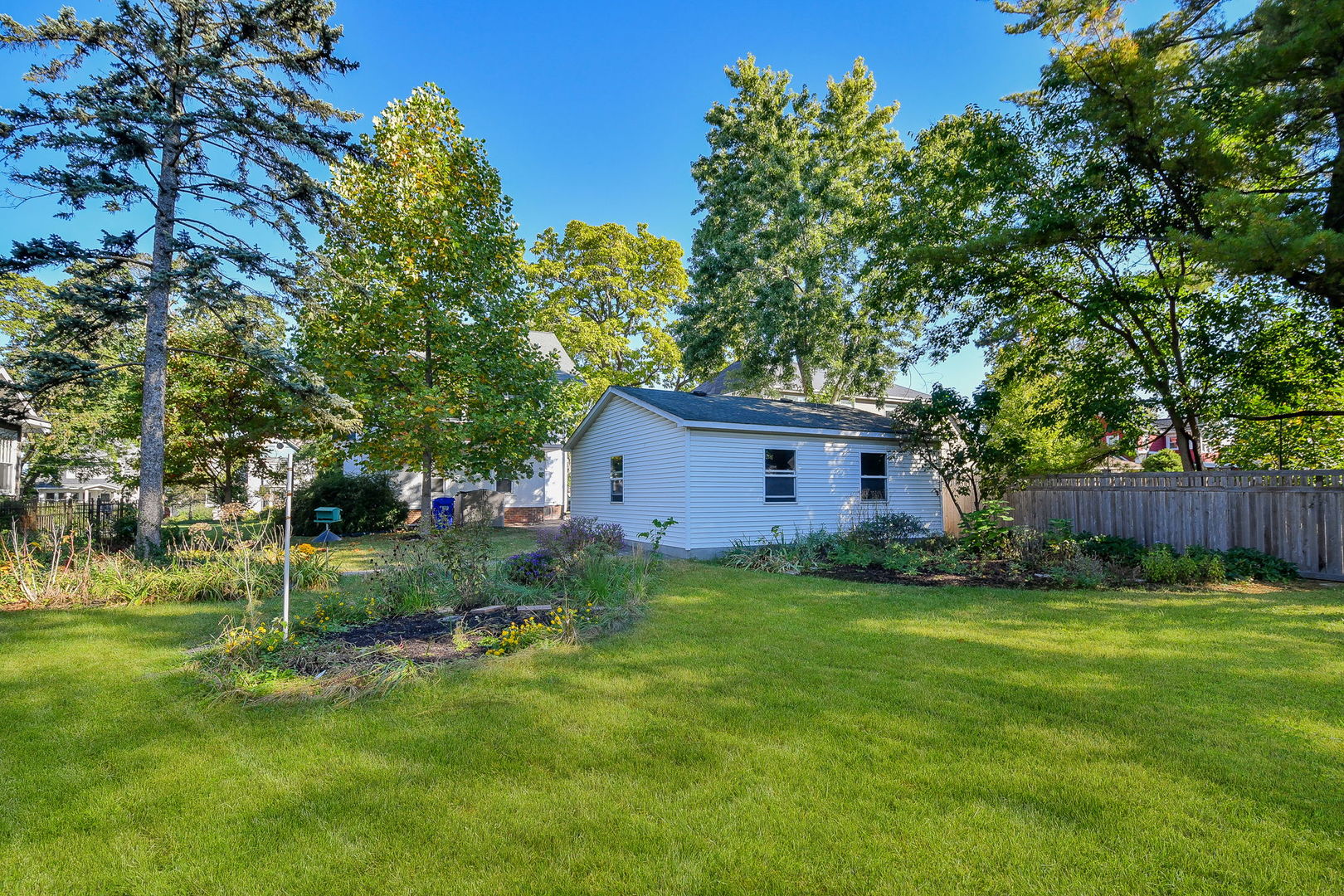 414 E Indiana Street, Wheaton, IL 60187