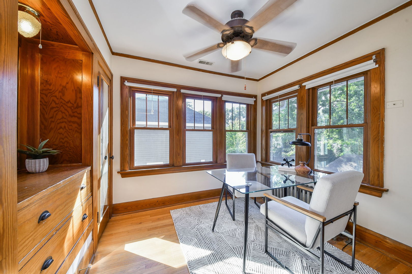 414 E Indiana Street, Wheaton, IL 60187
