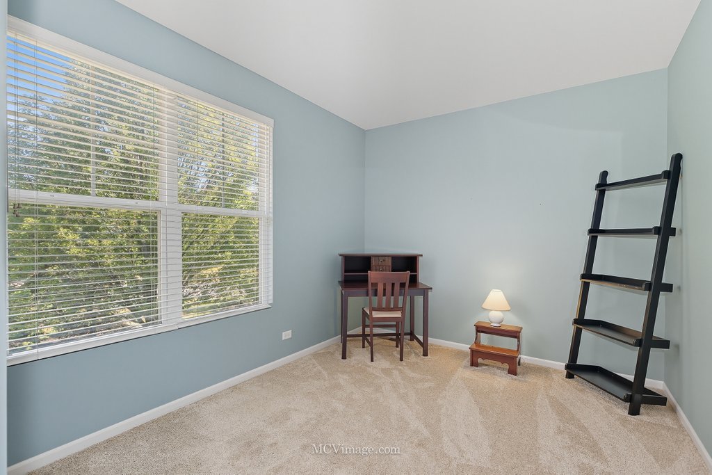 695 Station Boulevard, Aurora, IL 60504