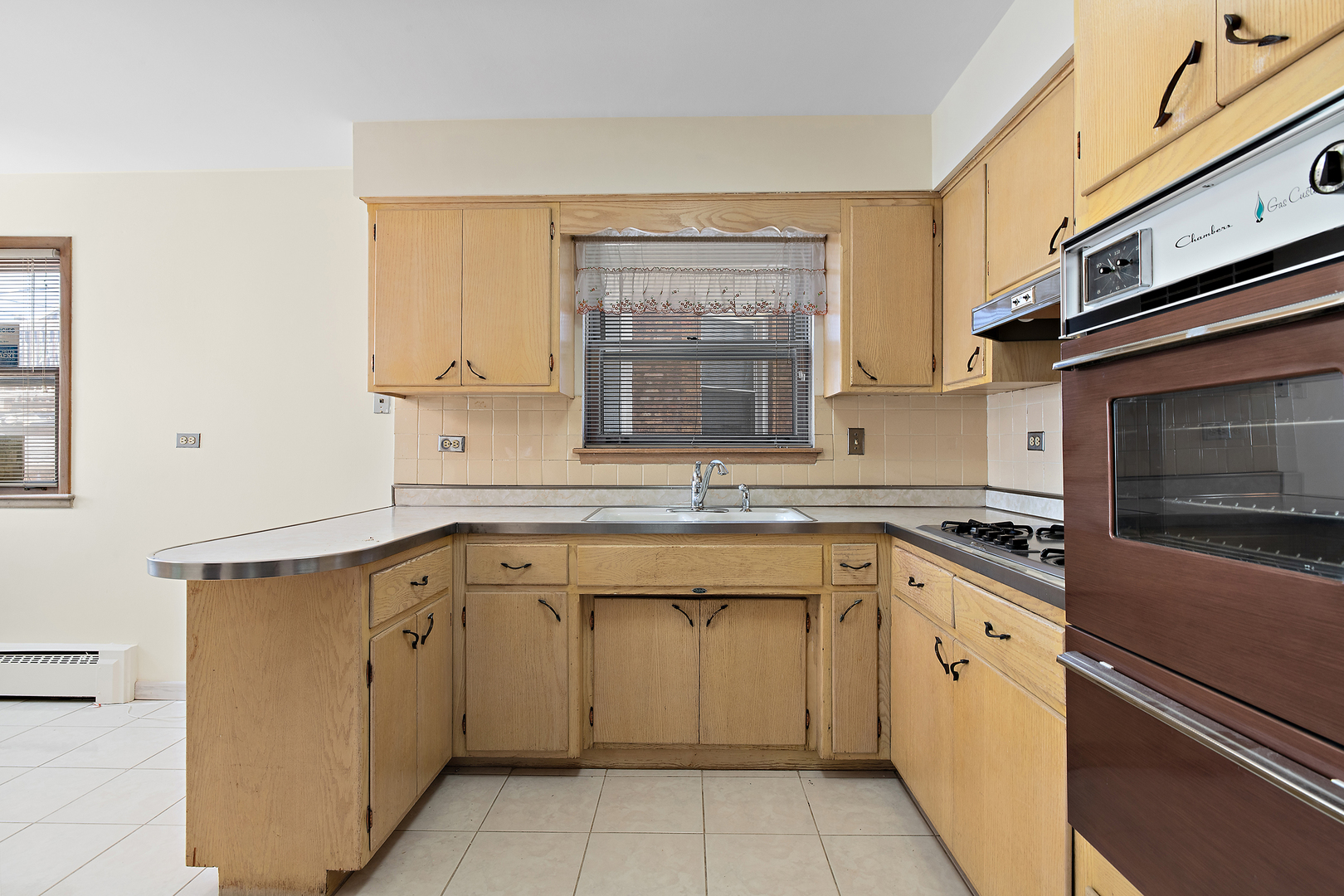5705 W Higgins Avenue, Chicago, IL 60630