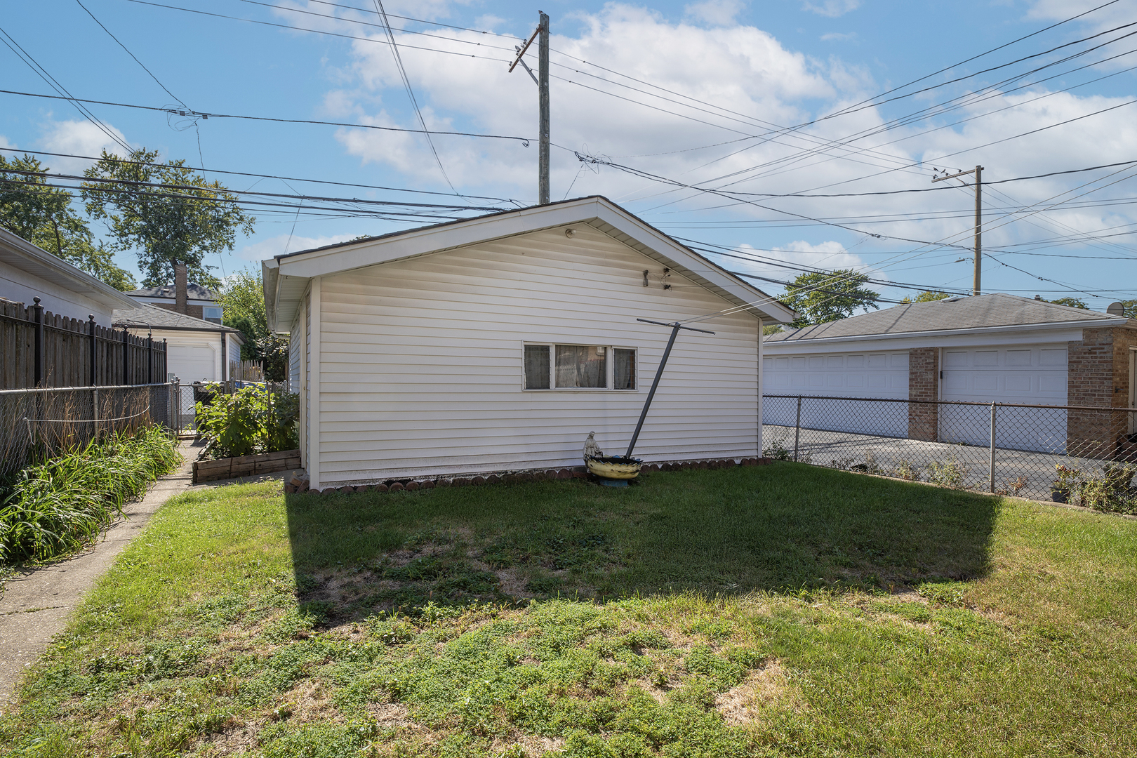 5705 W Higgins Avenue, Chicago, IL 60630