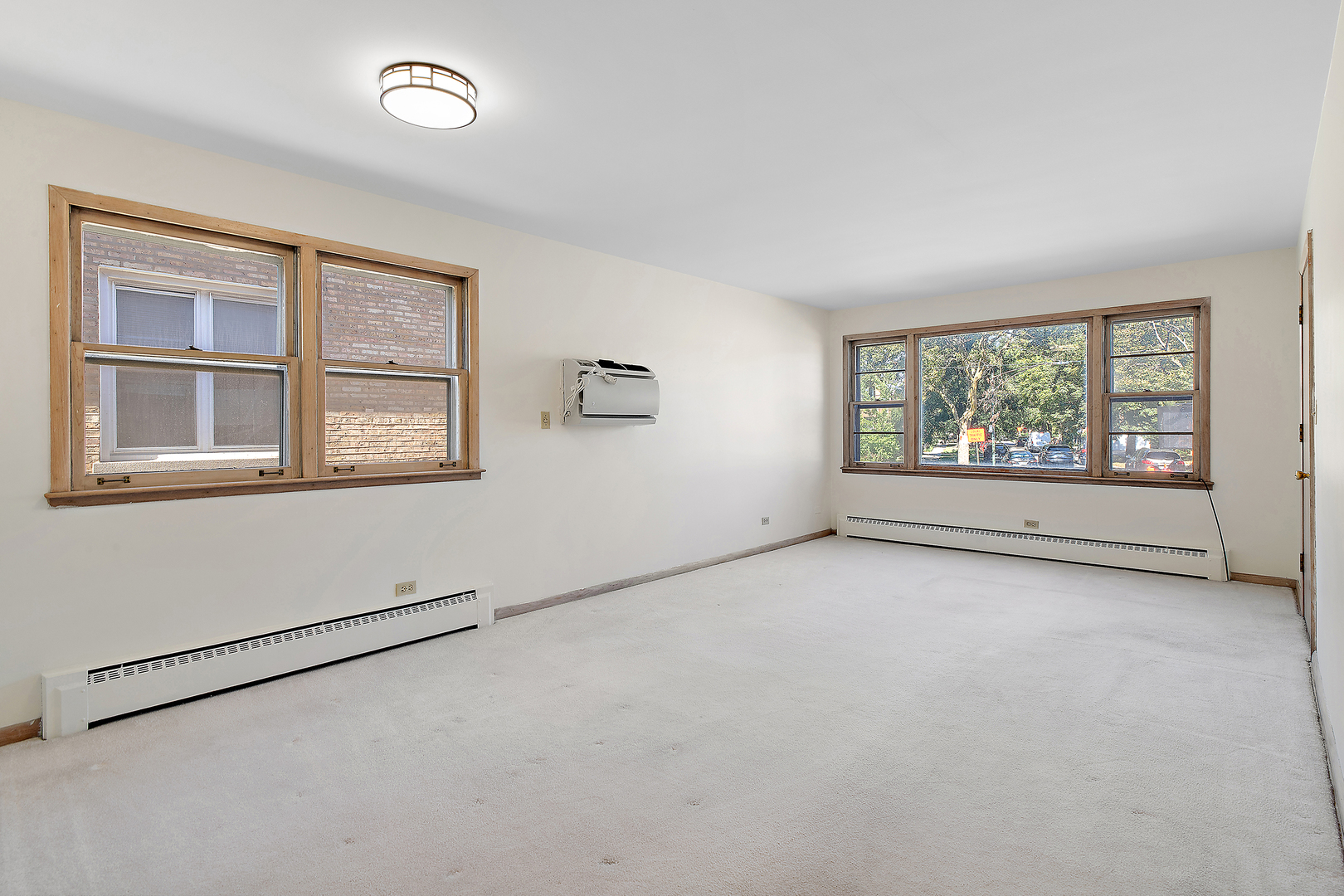 5705 W Higgins Avenue, Chicago, IL 60630