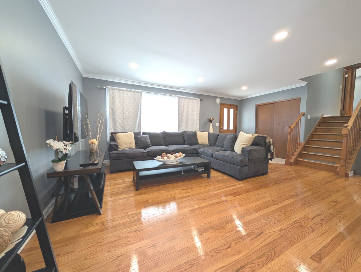 476 Raupp Boulevard, Buffalo Grove, IL 60089