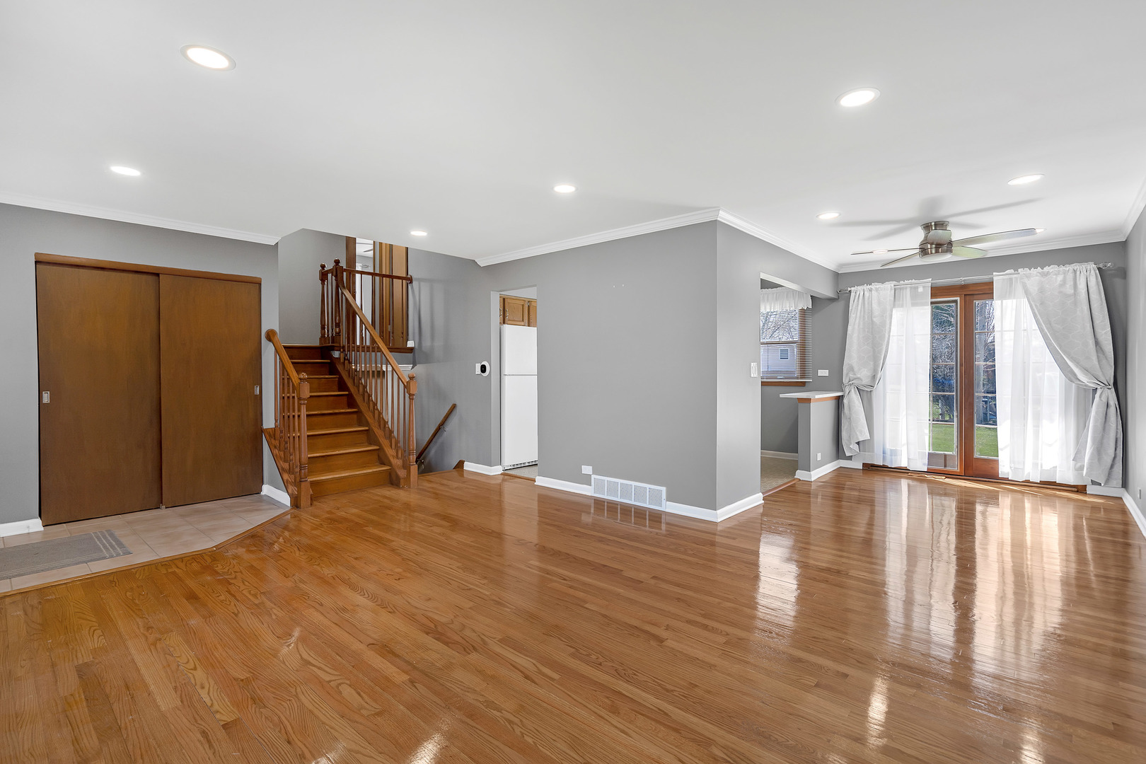 476 Raupp Boulevard, Buffalo Grove, IL 60089